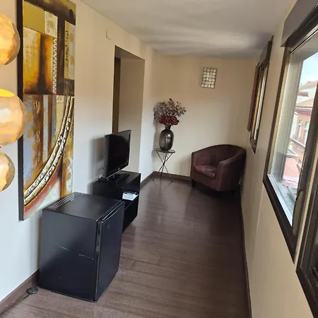 Thc Tirso Molina Hostel-2